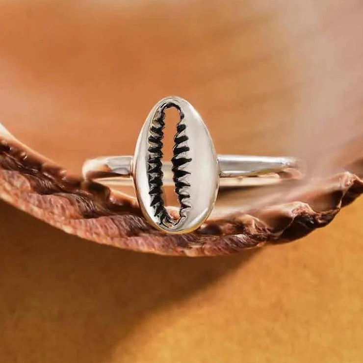 Cowrie shell 2025 ring gold