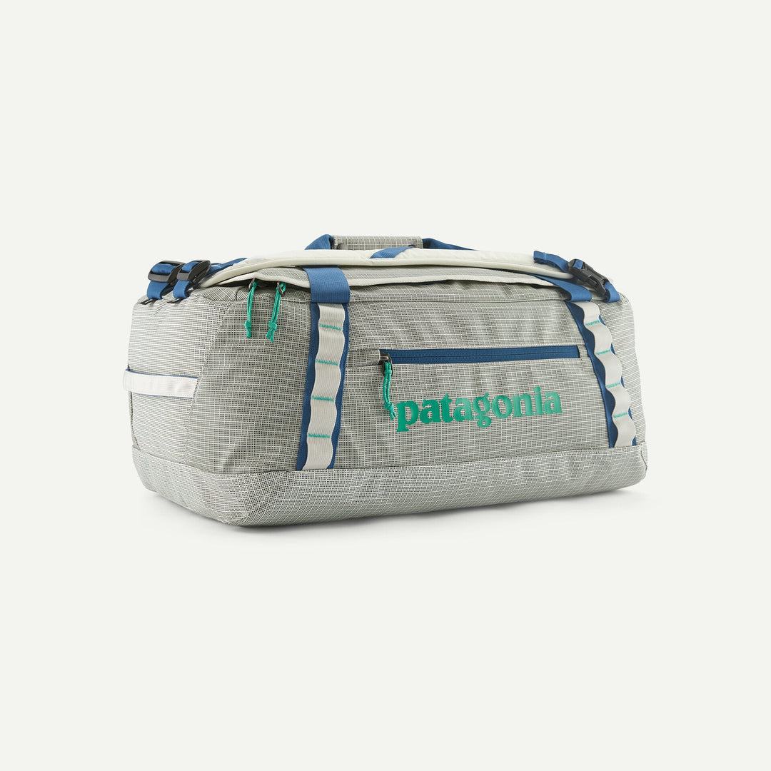 Black Hole Duffel 40L | Traveler Surf Club display picture 3